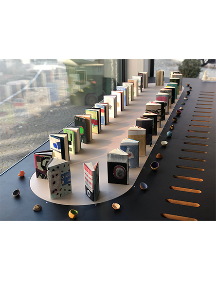 bücher und zitronen